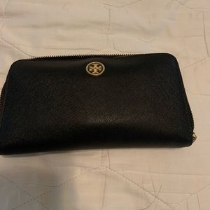 Tory Burch Robinson Continental zip wallet